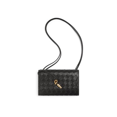 BOTTEGA VENETA ANDIAMO POUCH ON STRAP 836940 (19*12.6*2cm)